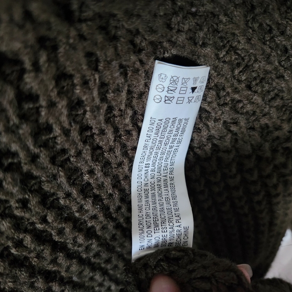 FOREVER 21, Dark green kaki cable knit sweater Size M - Picture 5 of 6
